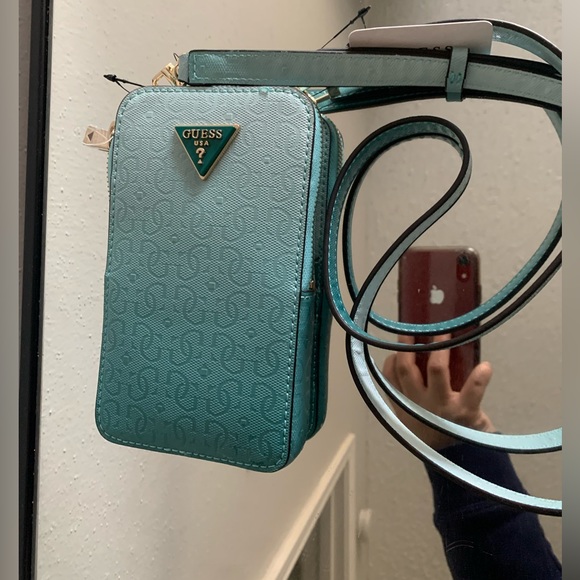 Guess Mini Crossbody - Picture 13 of 14